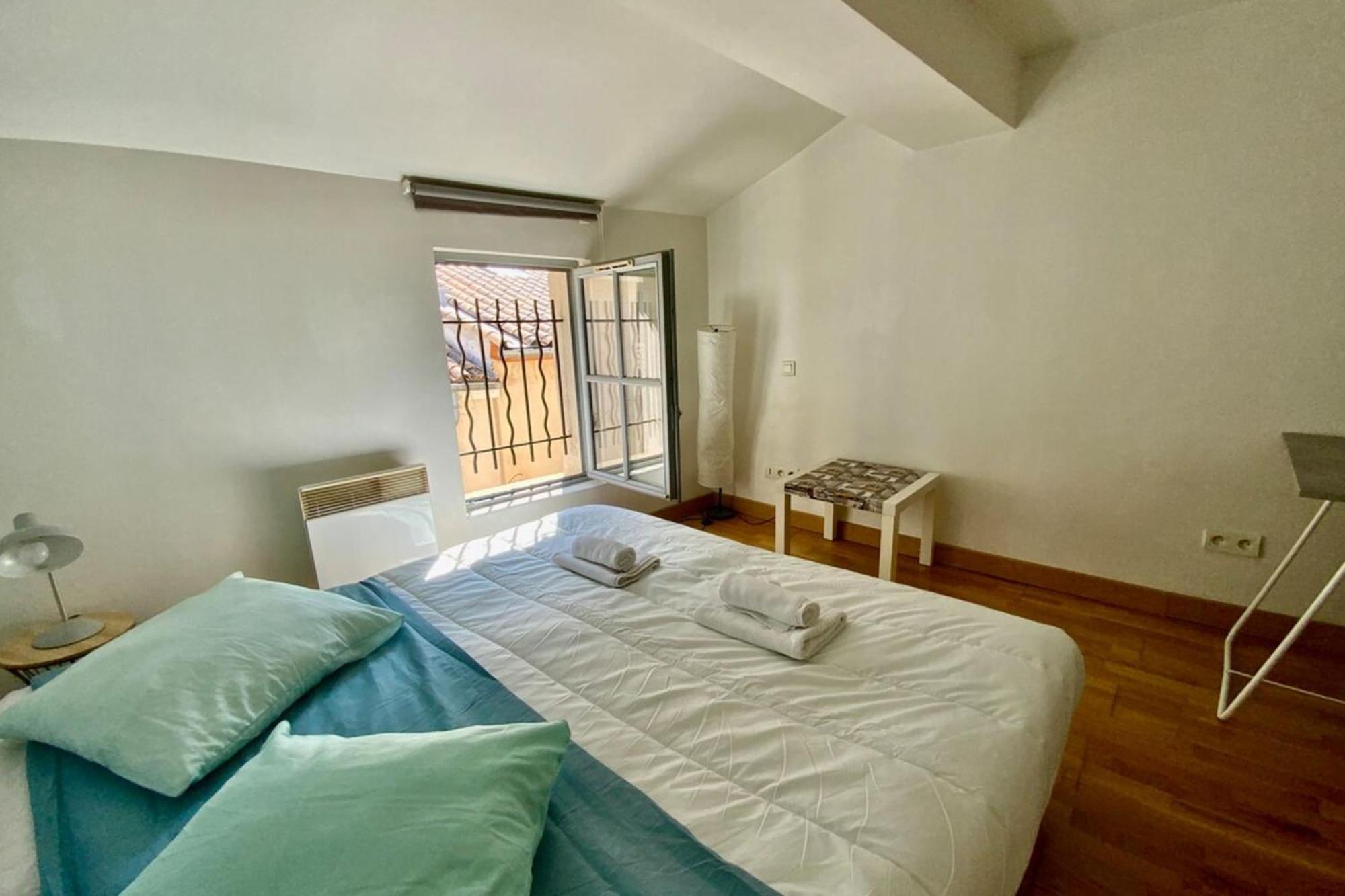 The Triplex- 3 Bedrooms In The Escutcheon! Montpellier Exterior photo