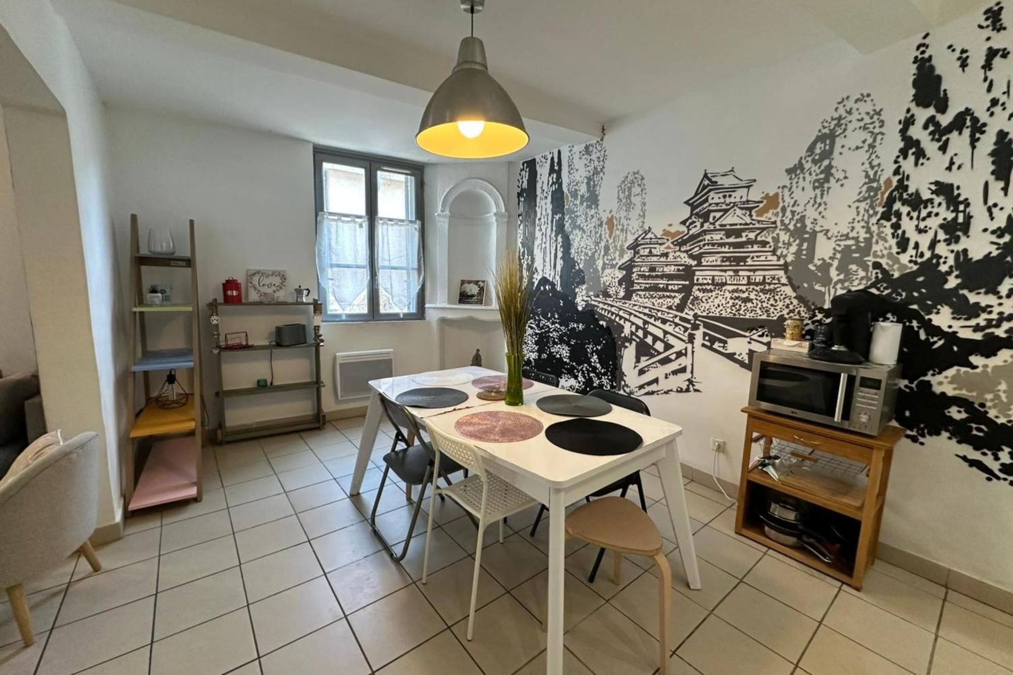 The Triplex- 3 Bedrooms In The Escutcheon! Montpellier Exterior photo