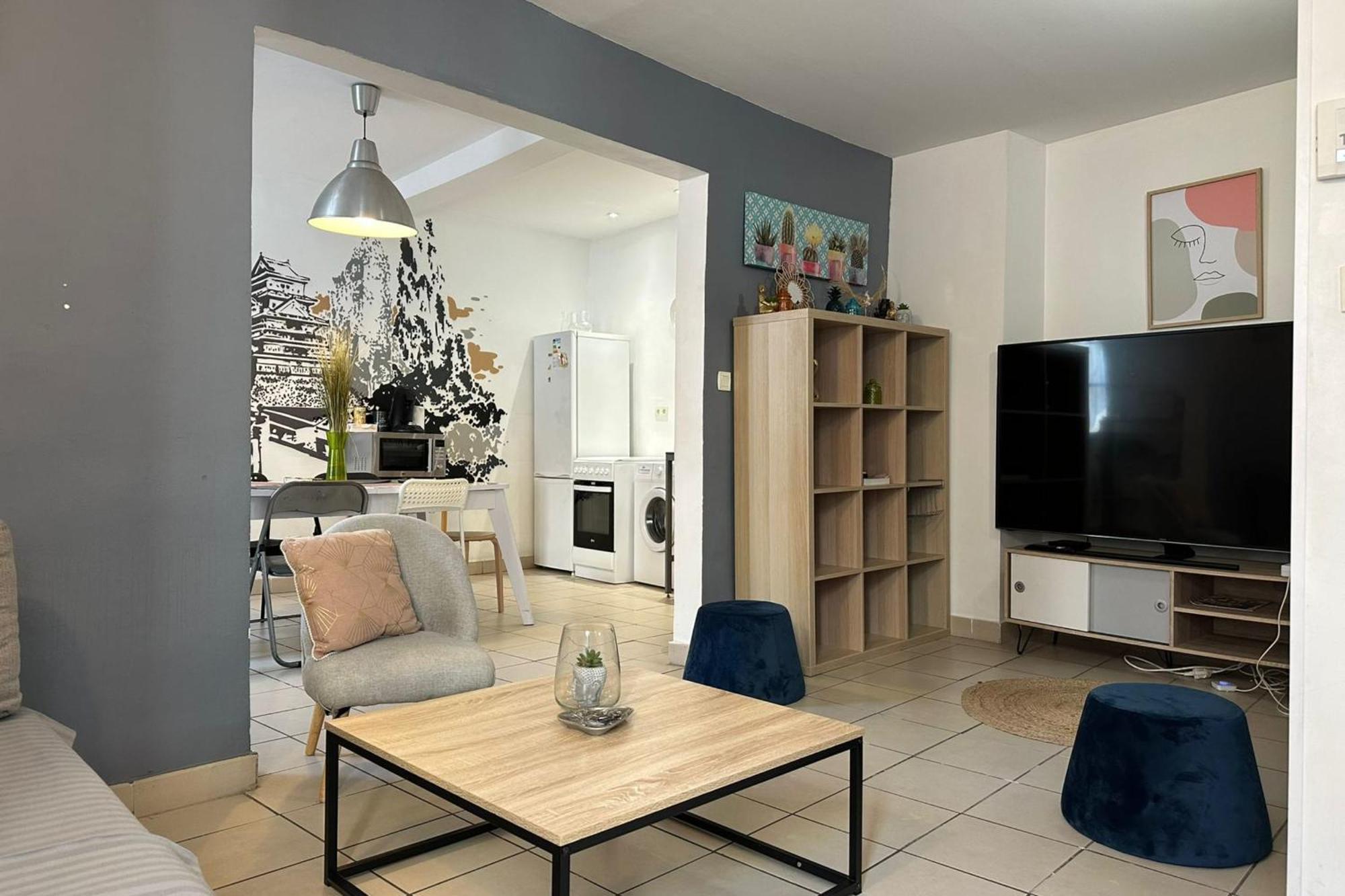 The Triplex- 3 Bedrooms In The Escutcheon! Montpellier Exterior photo