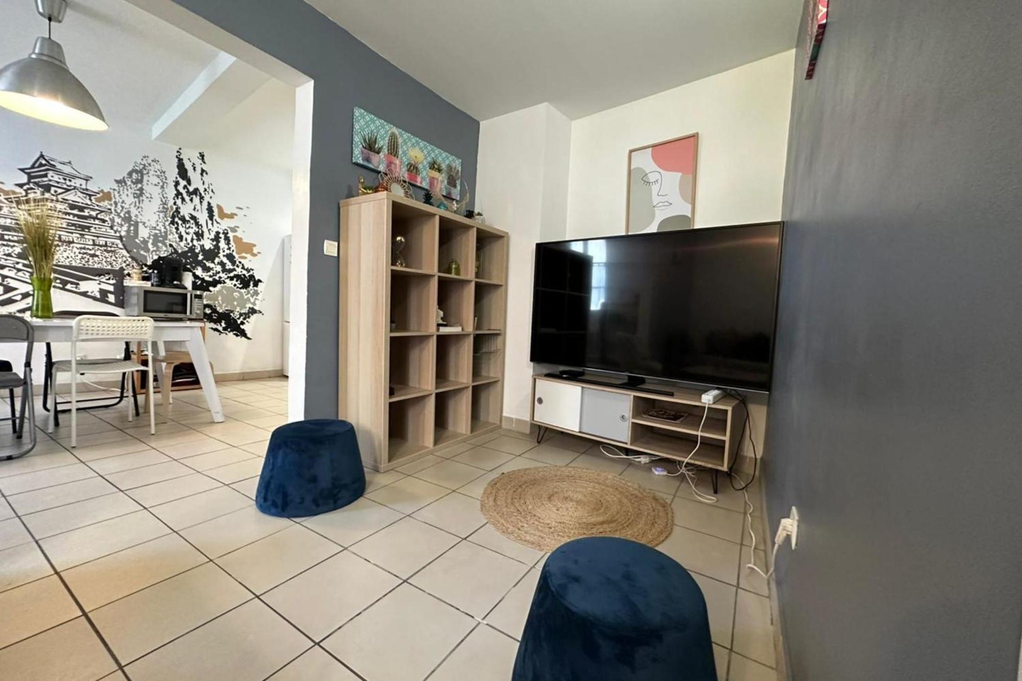 The Triplex- 3 Bedrooms In The Escutcheon! Montpellier Exterior photo